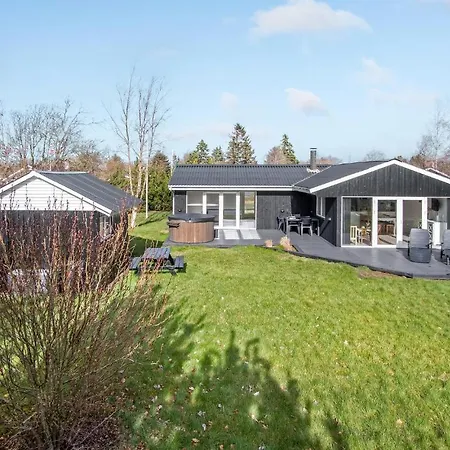 Hébergement de vacances Stunning In With Kitchen Hemmet