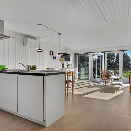 Stunning In With Kitchen *